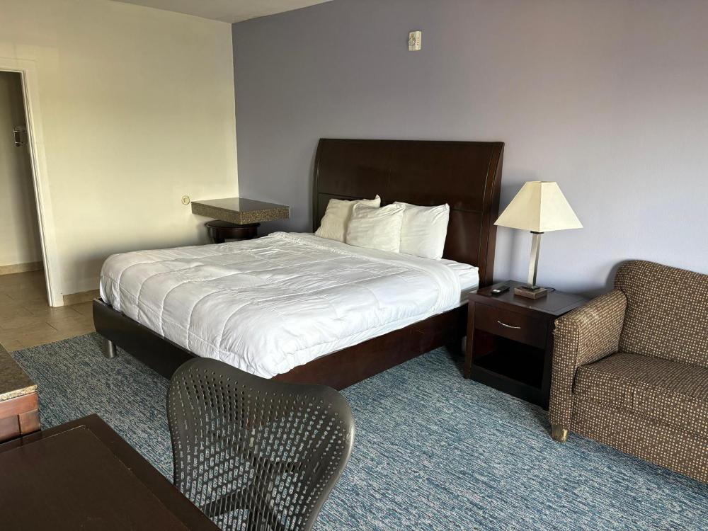 King Bed with Kitchenette interior